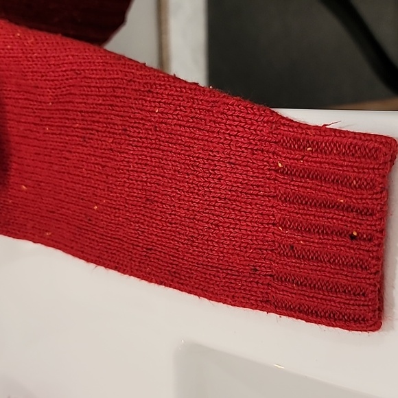 Long Sleeve Sweater With Cable Pattern on Front - Picture 3 of 9